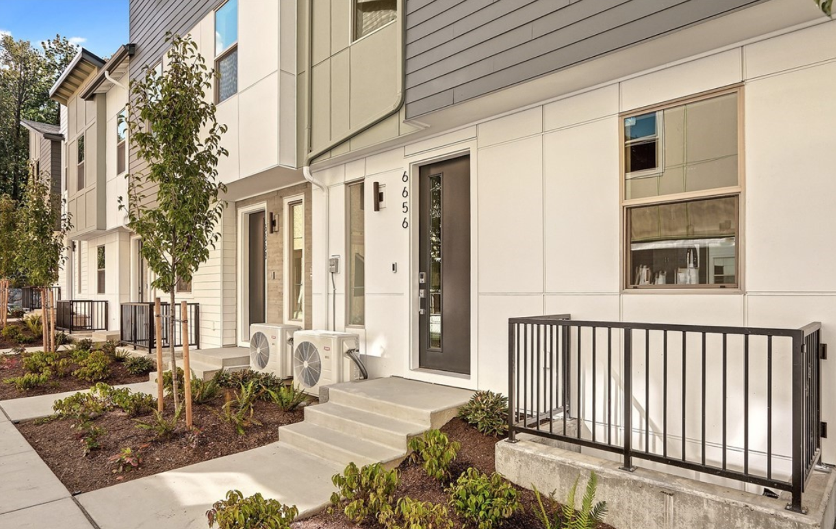 Newcastle House: 6656 136th Ct SE