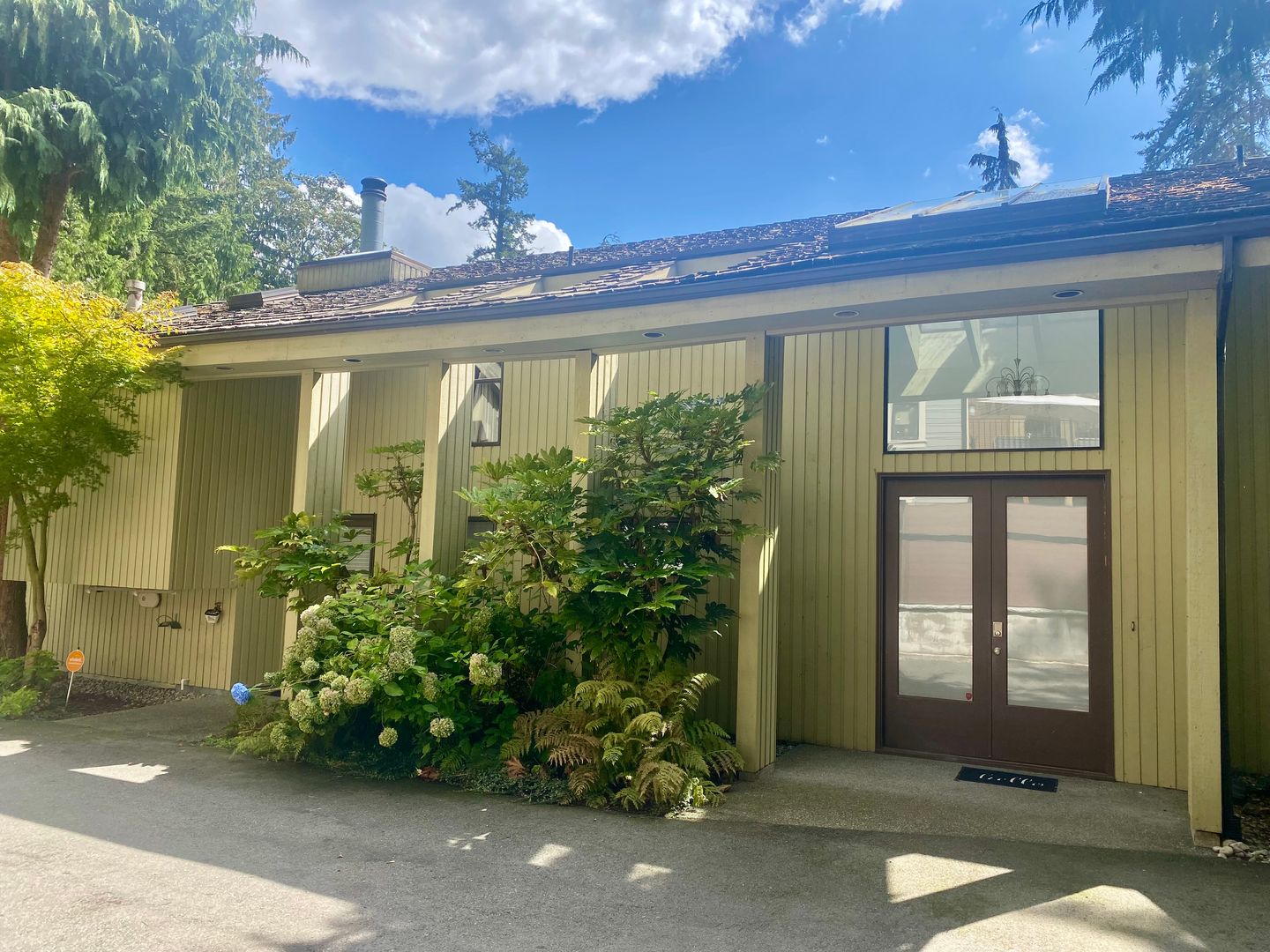 Mercer Island House: 4453 E Mercer Wy