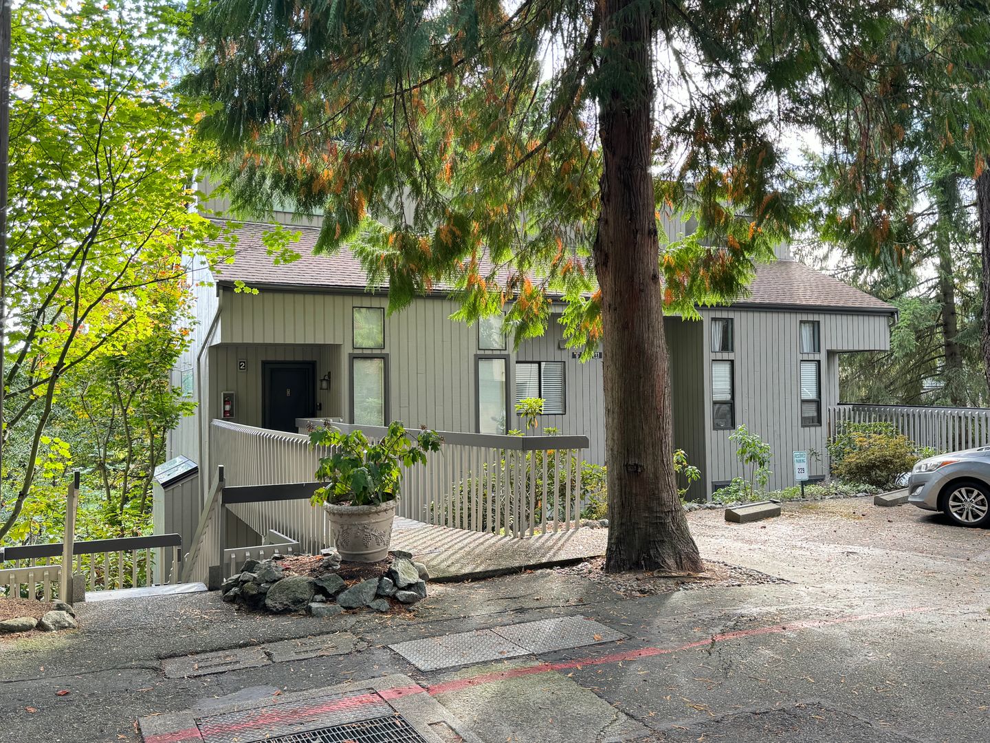 Bellevue Condo: 10911 NE 37th Place UNIT 1