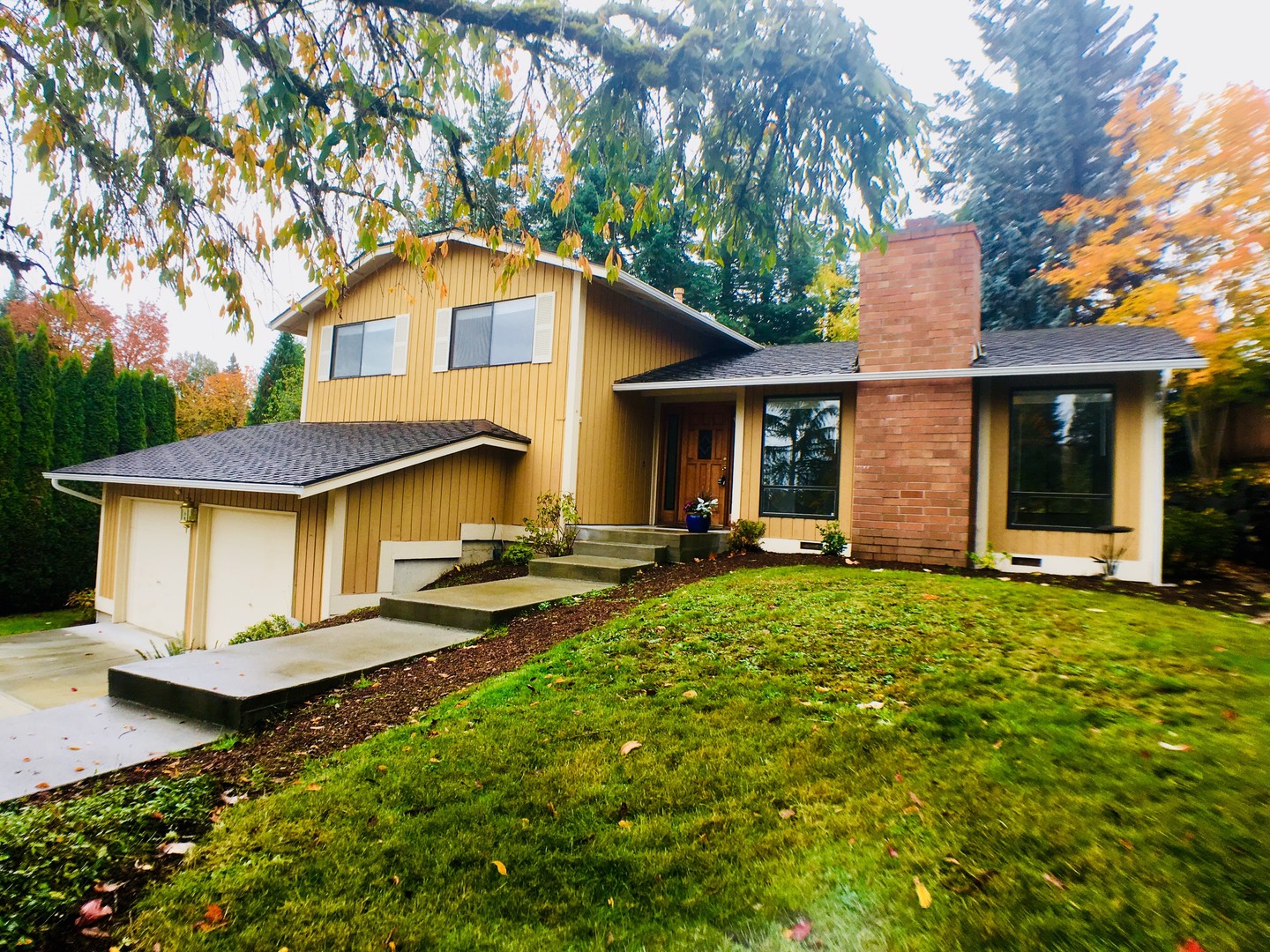 Redmond House: 13305 NE 117th Wy