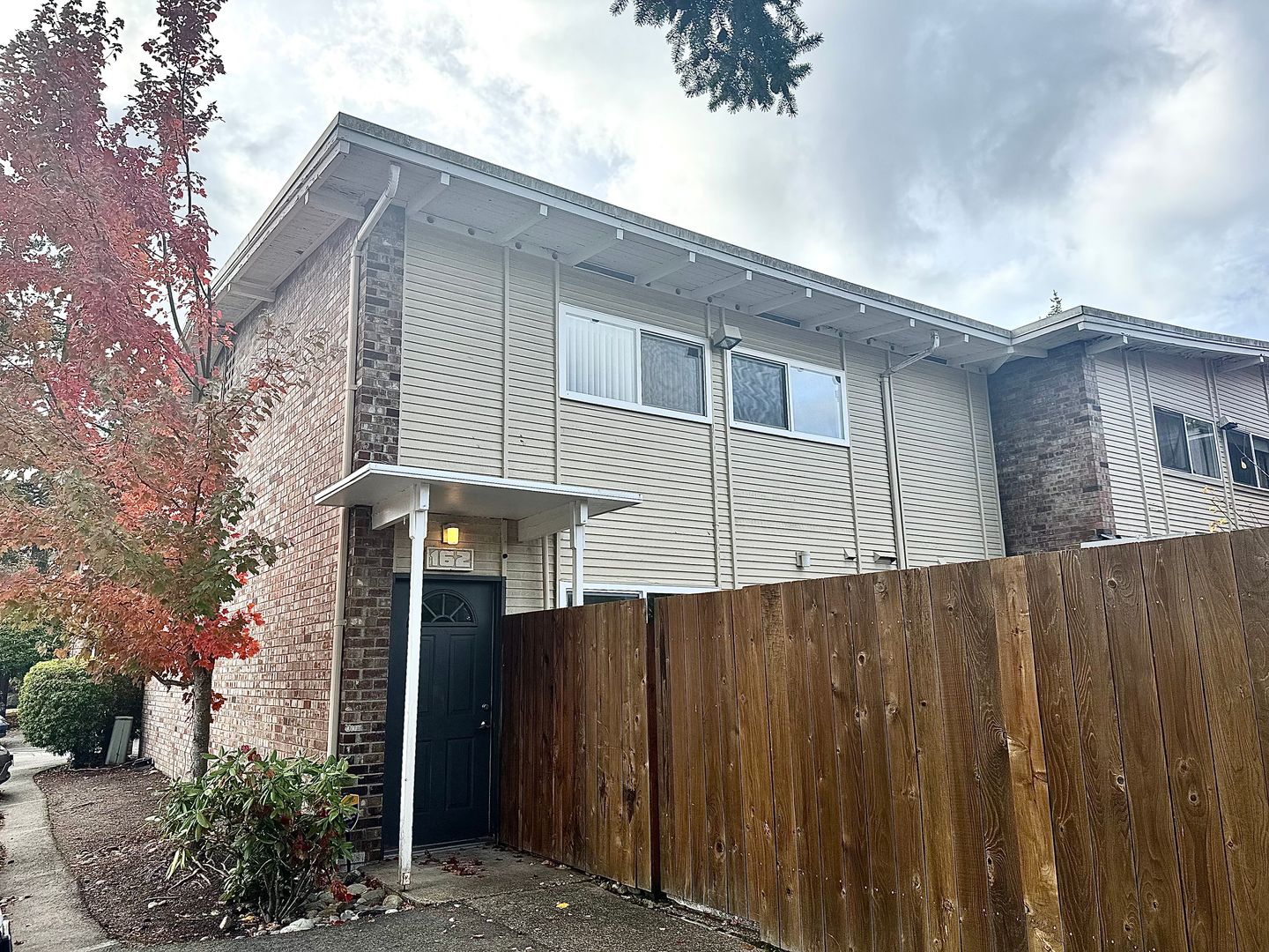 Bellevue House: 5713 122nd Ave SE #162