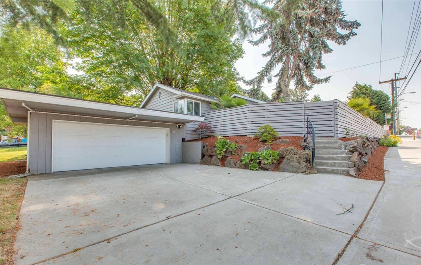 Kirkland House: 102 6th St S