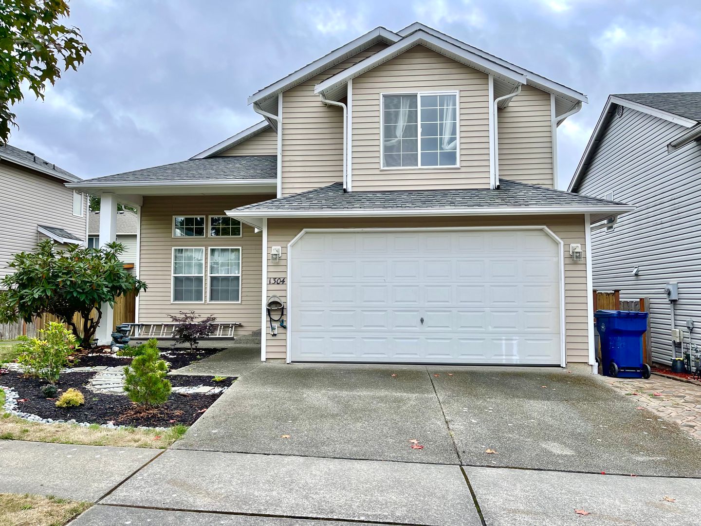 Lynnwood House: 1304 175th Place SW
