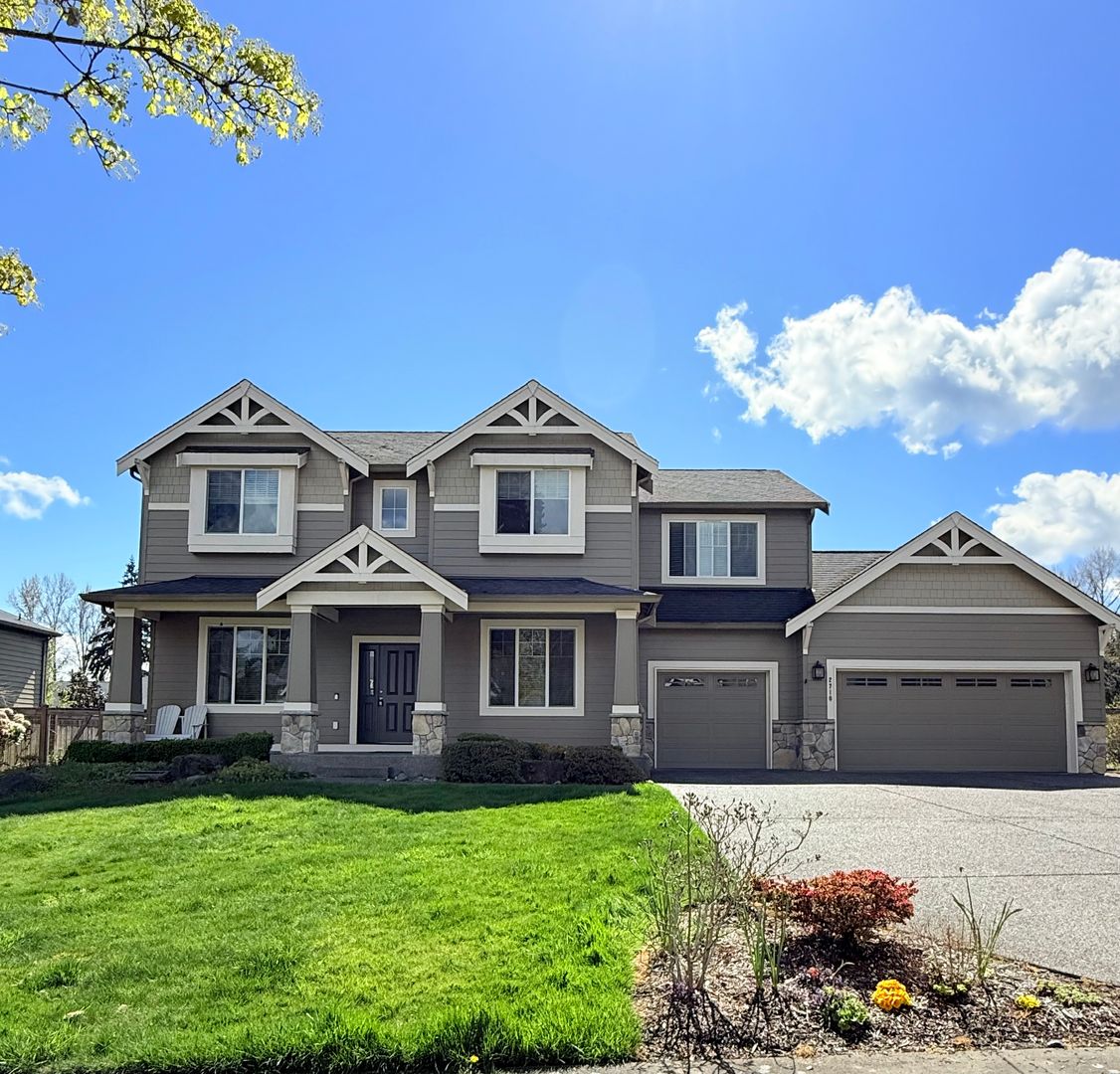 Brier House: 2710 242nd Pl SW