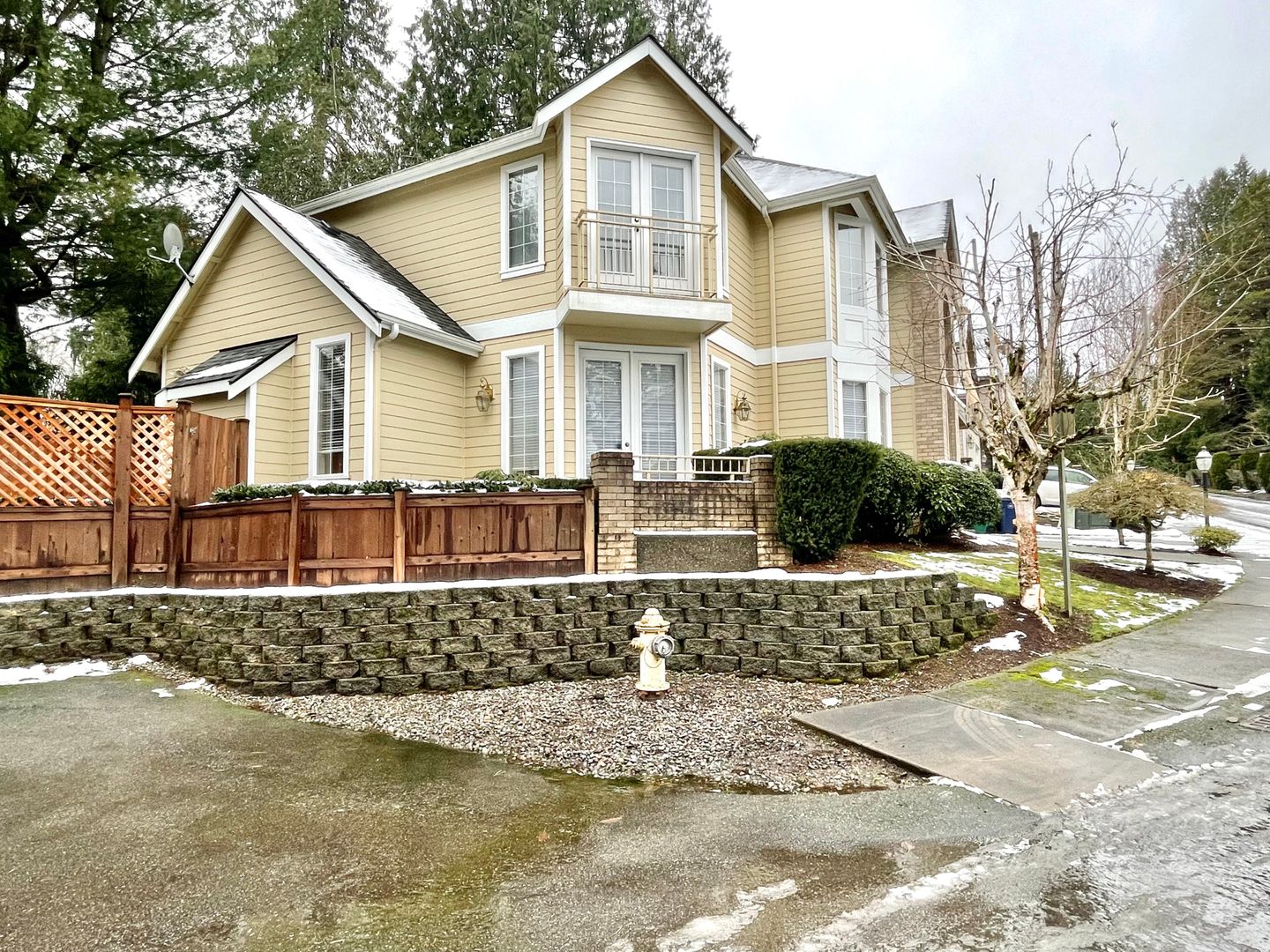 Redmond House: 14227 NE 81st Ct