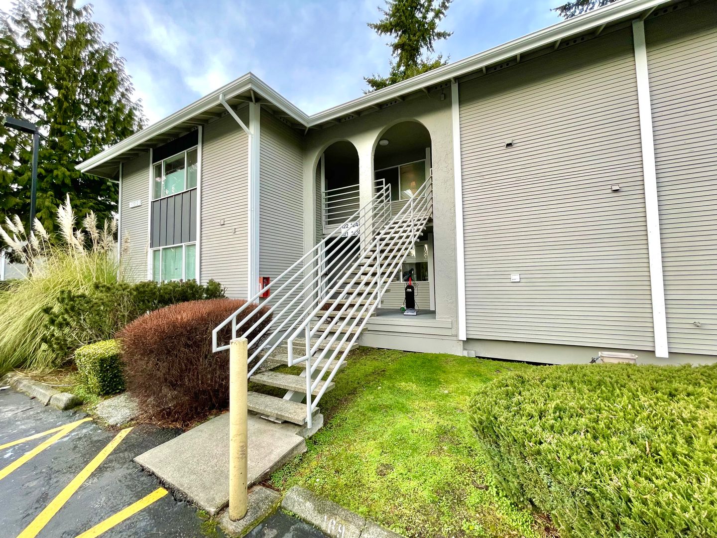 Redmond Condo: 17310 NE 45th St #121
