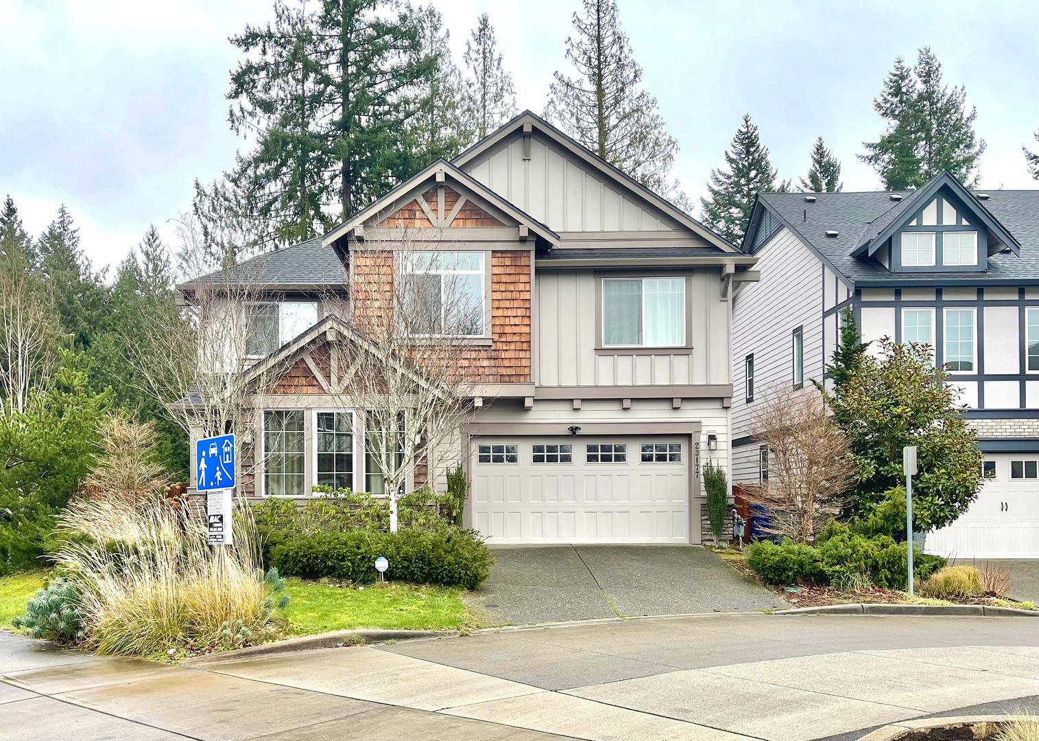Sammamish House: 23177 SE 20th St
