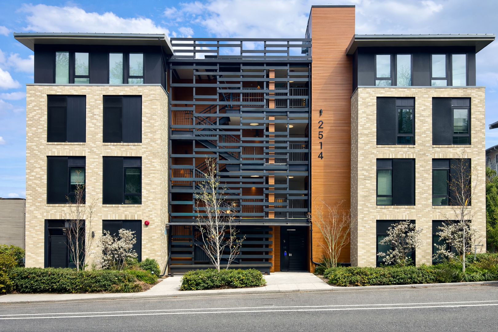 Seattle Apartment: 2514 Dexter Ave N