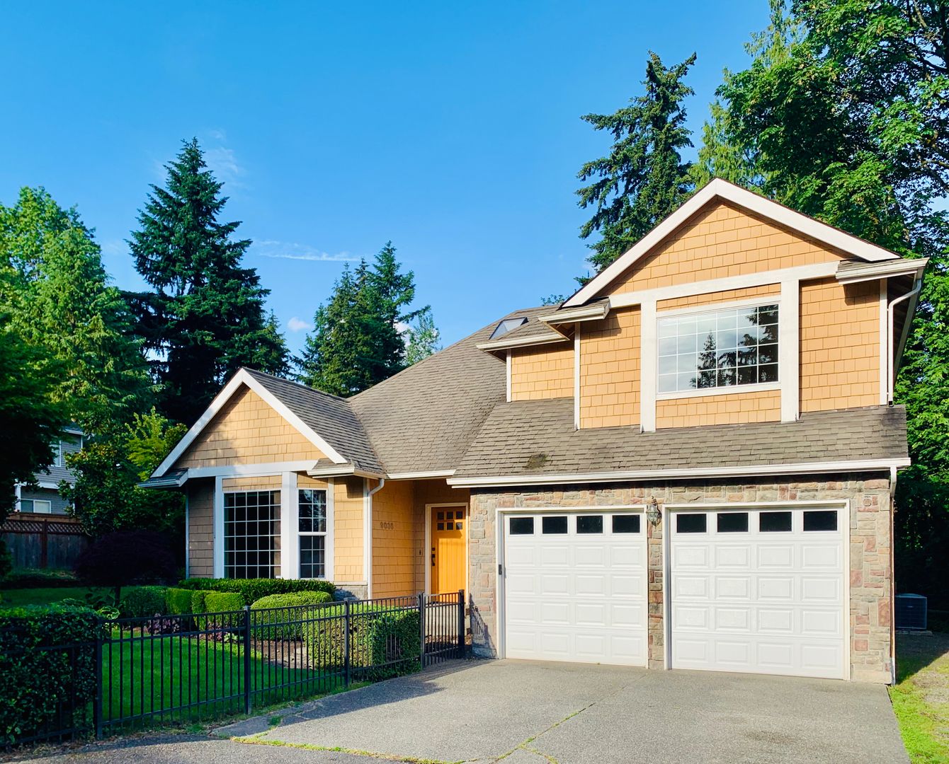 Kirkland House: 9036 116th Ave NE