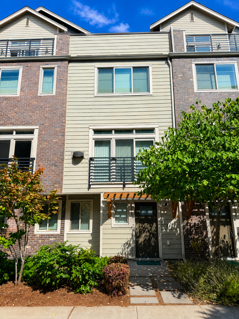 Bellevue Townhome: 15887 NE 14th Rd Unit #7.3