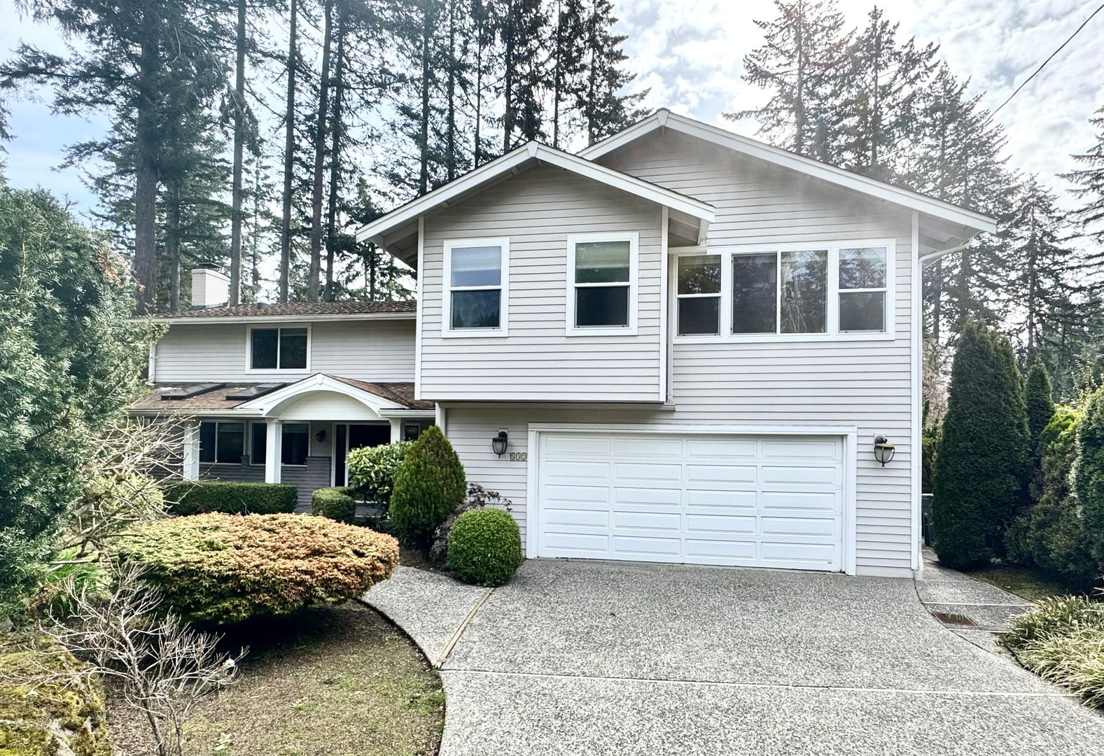 Bellevue House: 832 130th Ave NE