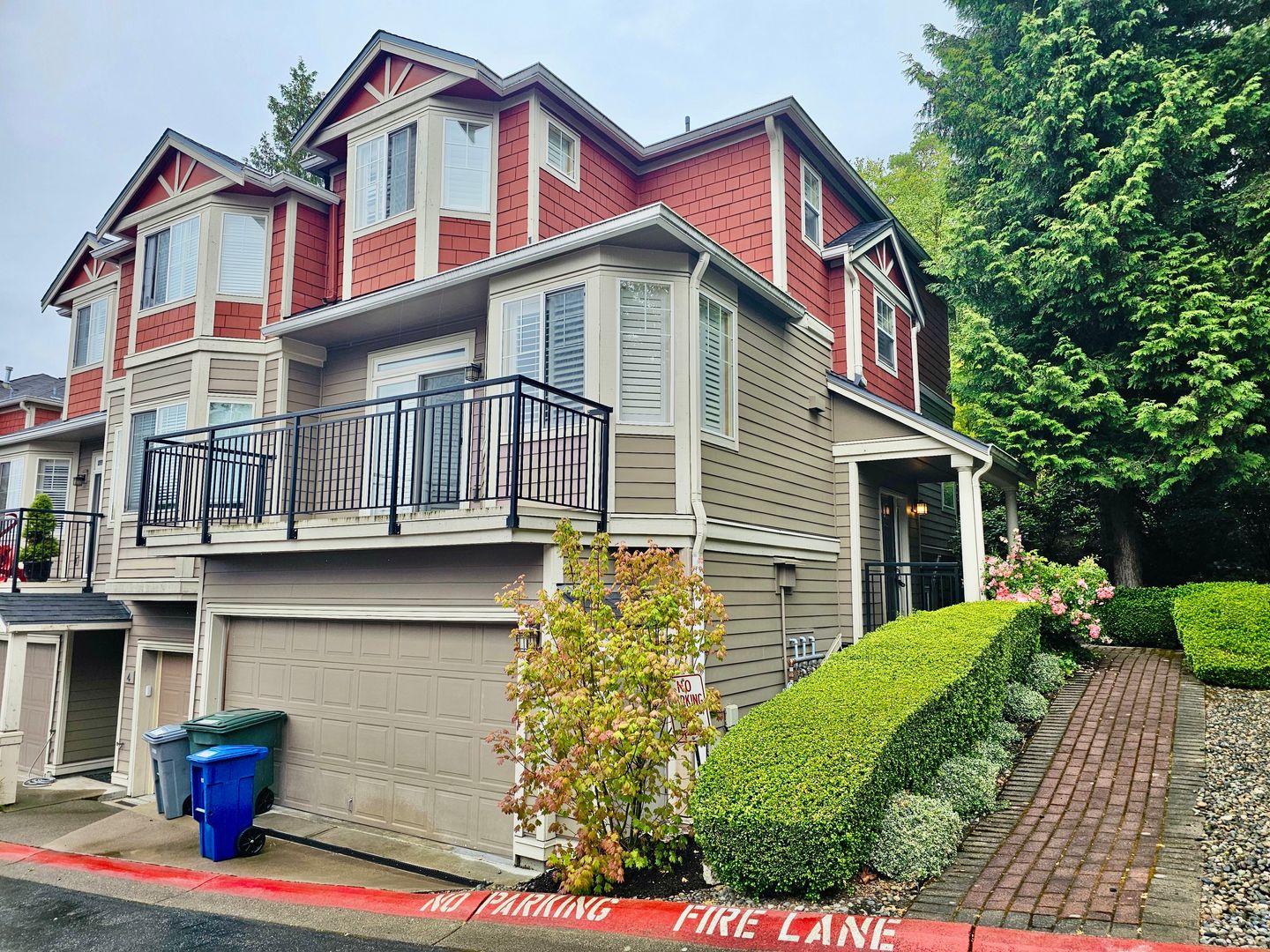 Bellevue Townhome: 2840 139th Ave SE #2