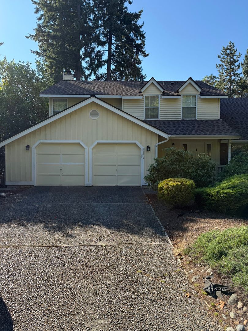 Bellevue House: 14815 SE 62nd Ct