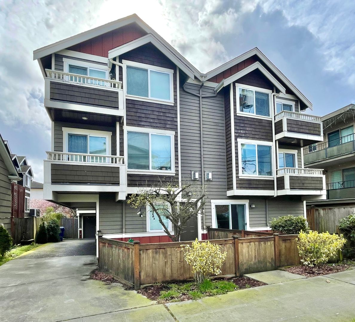 Seattle Townhome: 1413 NW 61st St Unit #B