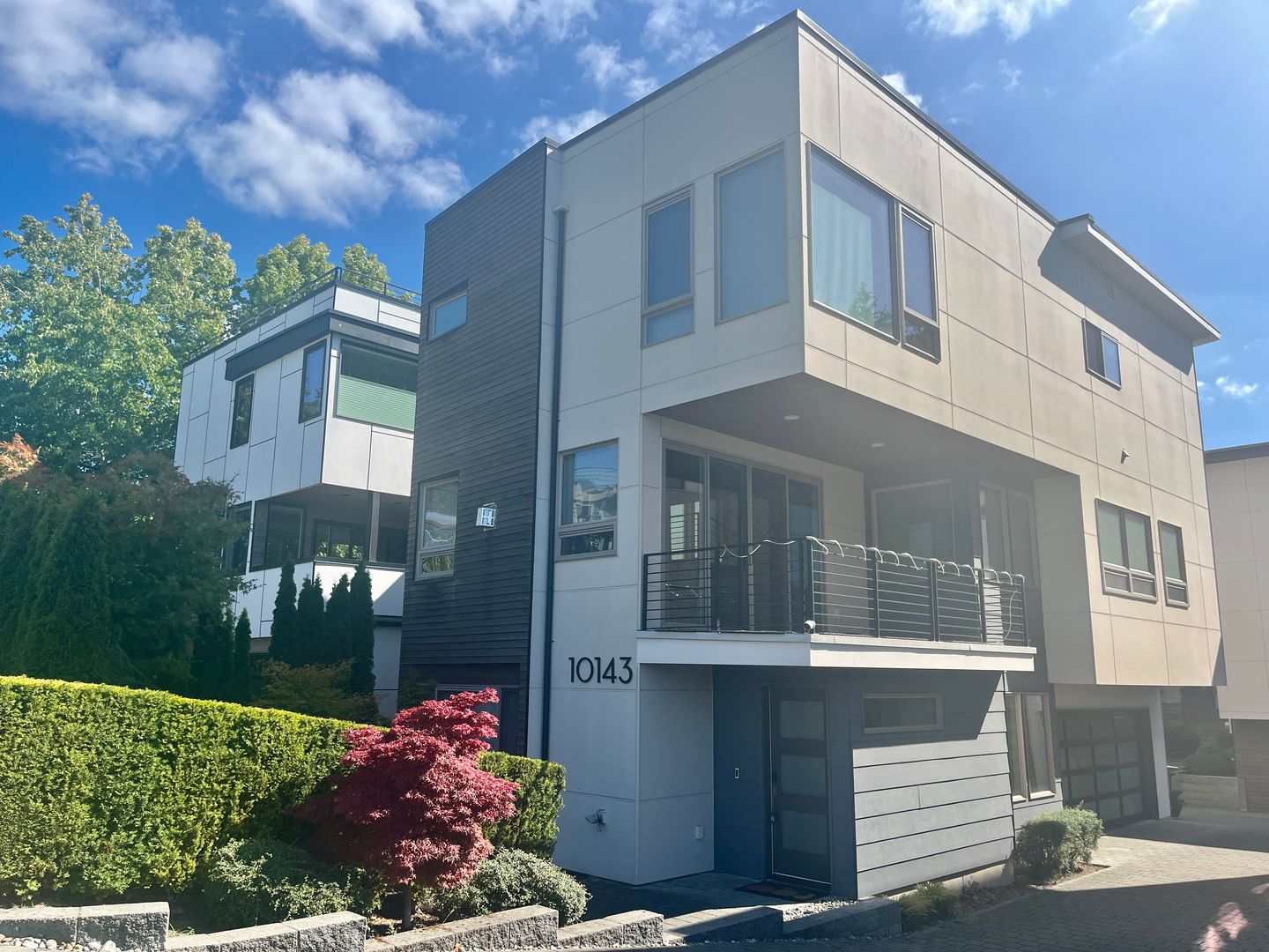 Kirkland House: 10143 NE 63rd St