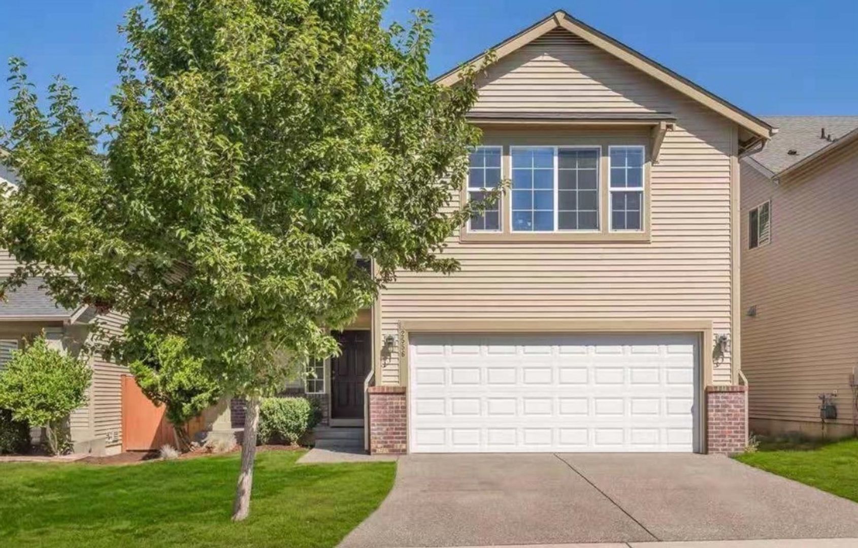 Renton House: 2556 NE 2nd Pl