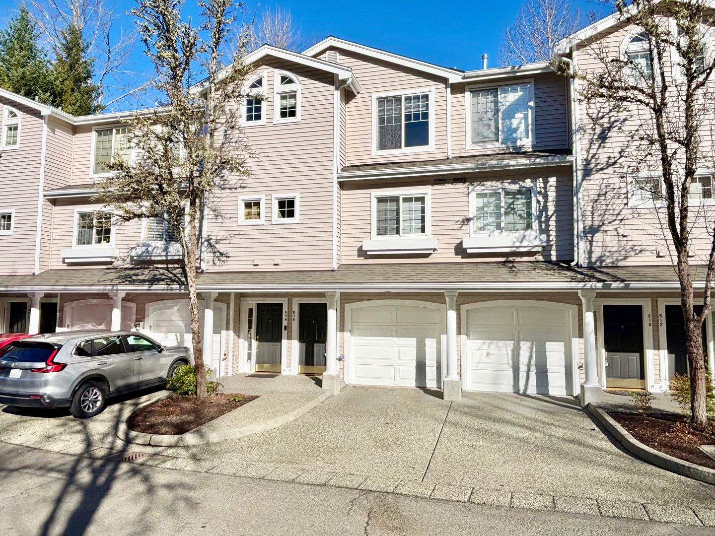 Bellevue Townhome: 2060 132nd Ave SE APT 608