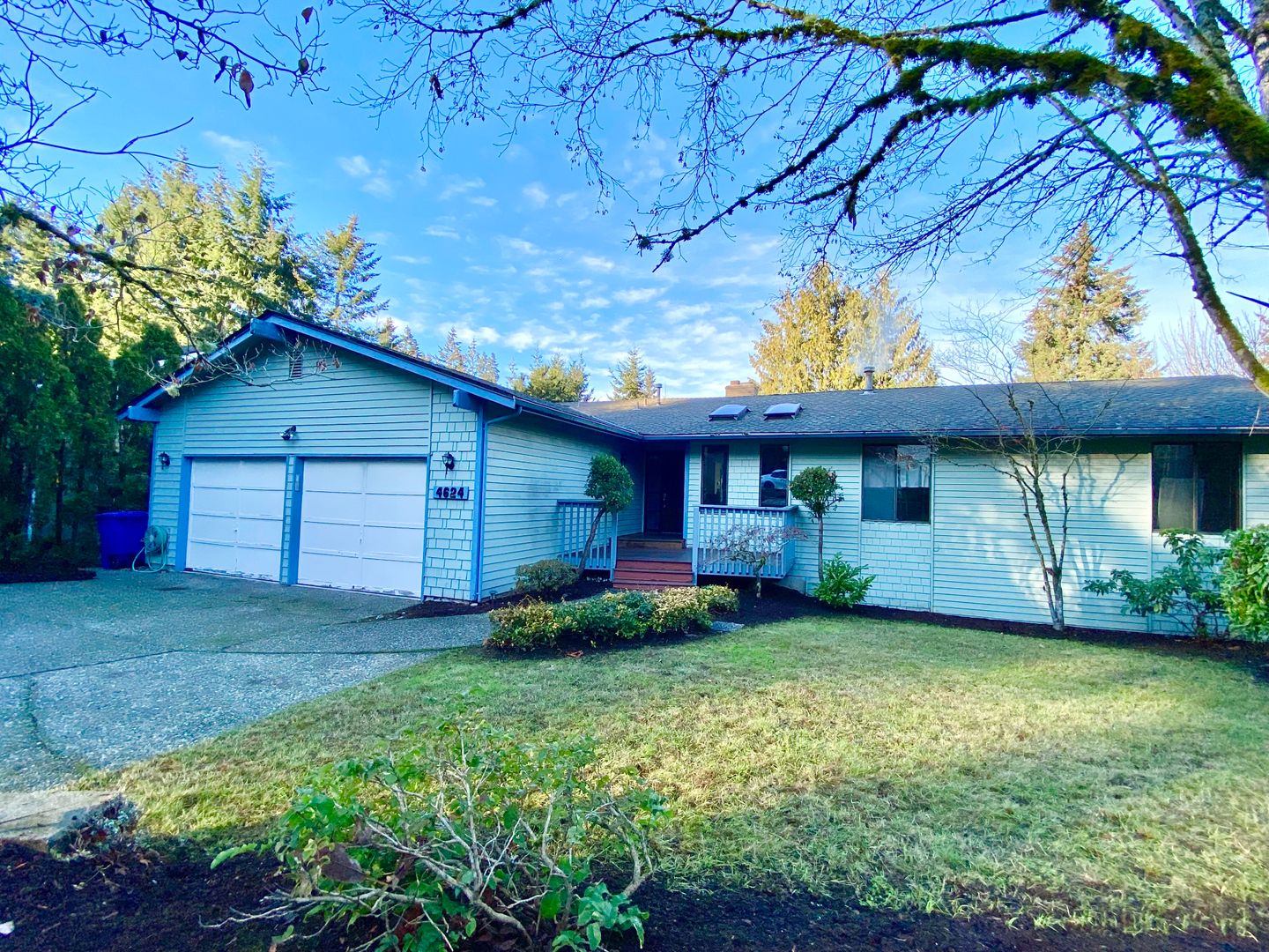 Bellevue House: 4624 146th Place SE