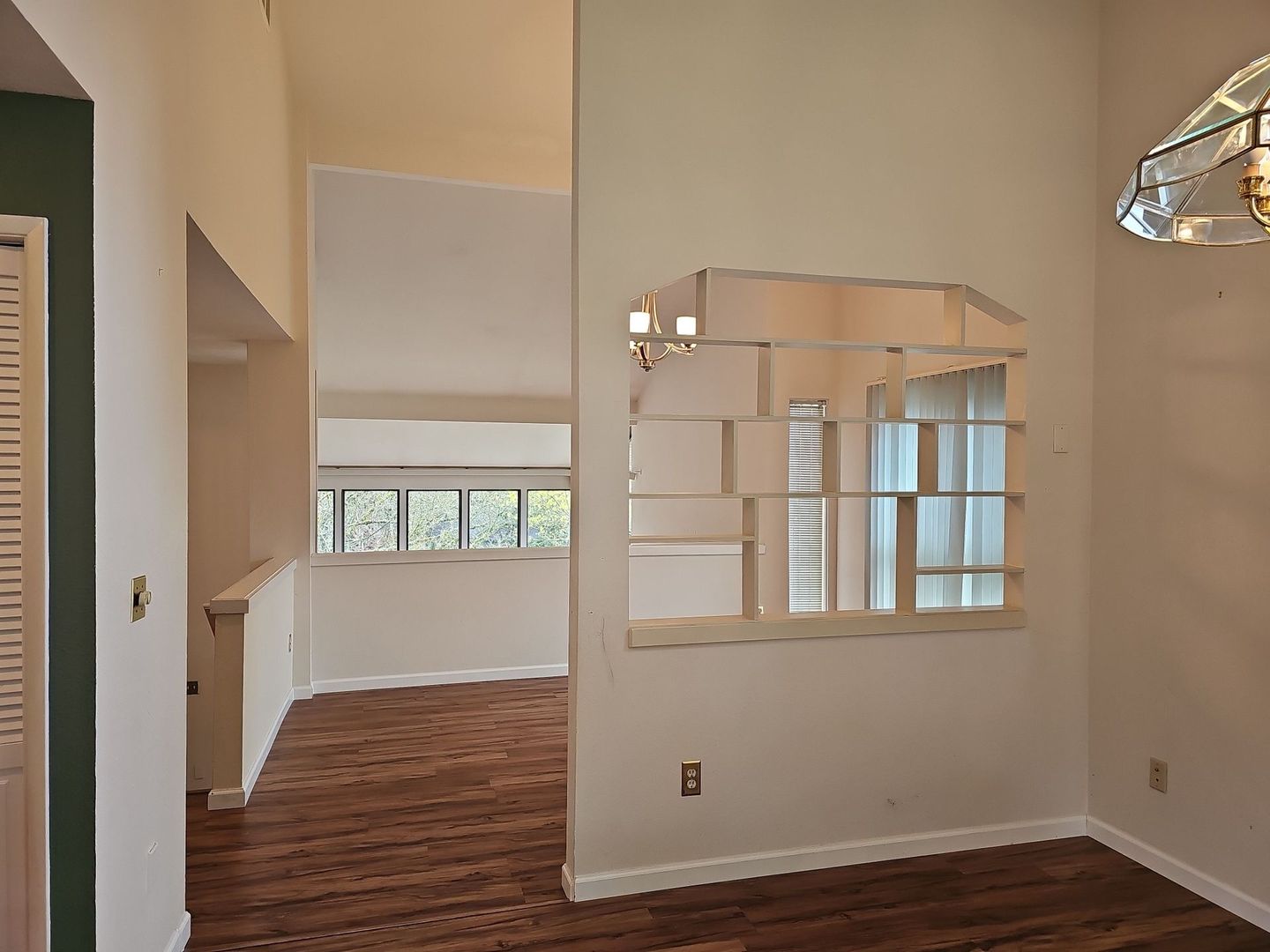 Redmond House: 15811 NE 65th St