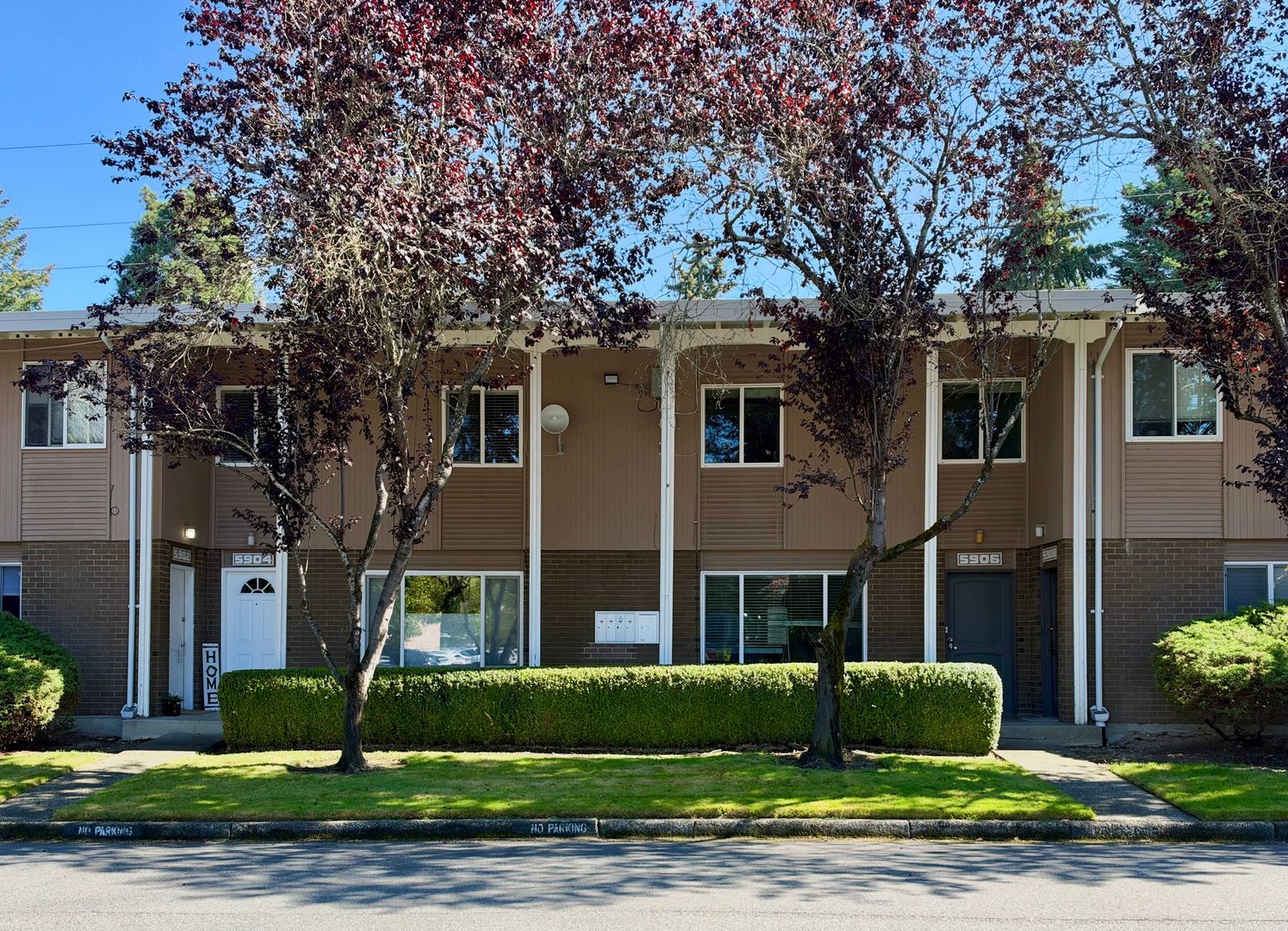Bellevue Townhome: 12251 SE 59th St #5906