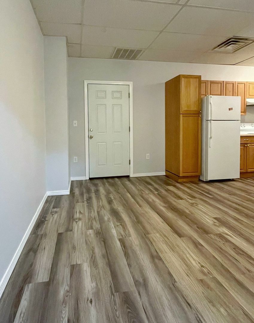 Indian Orchard Apartment: 282-286 Main St