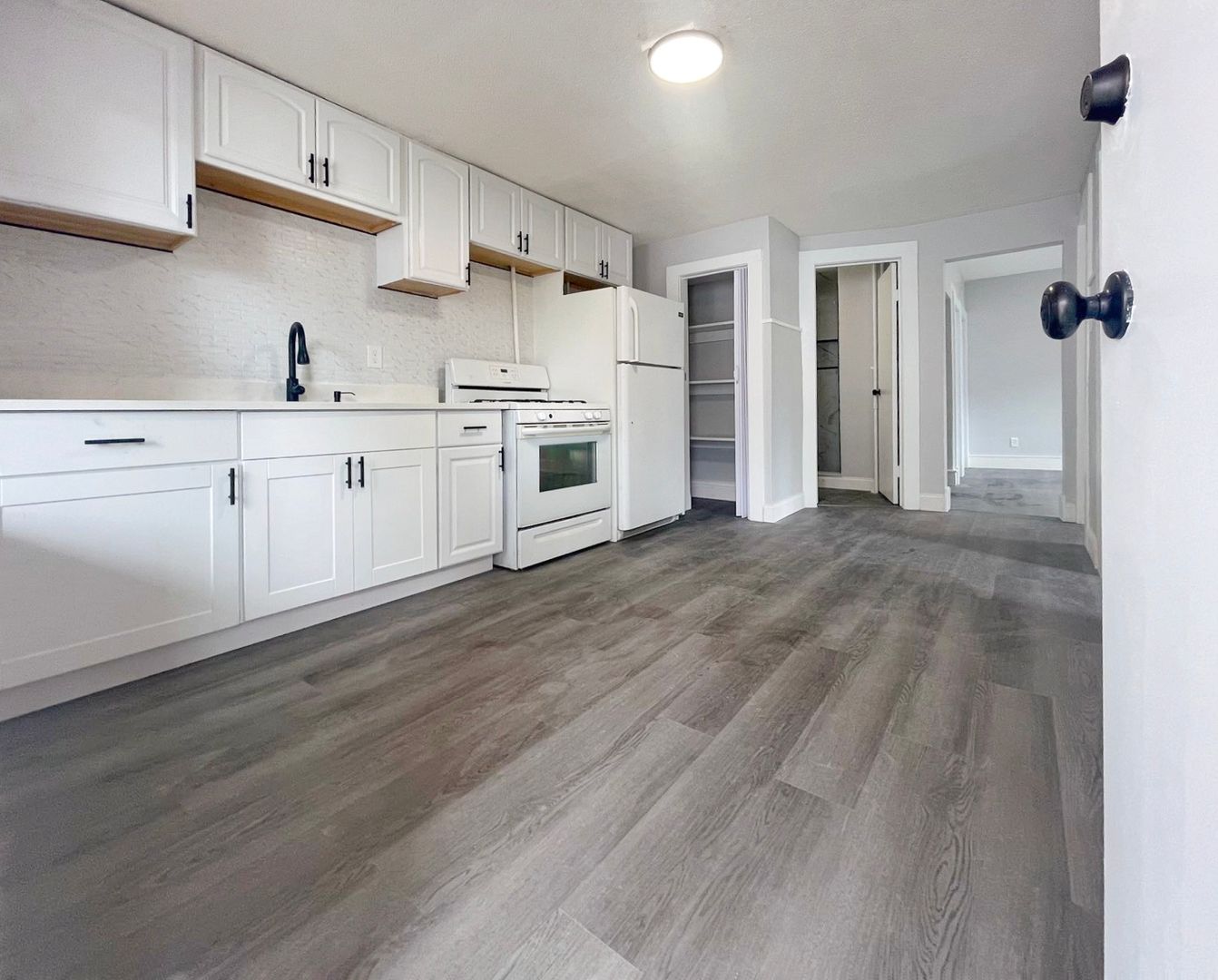 Springfield Apartment: Eastern Ave