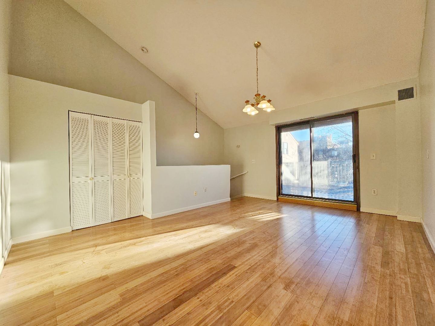 Revere House: 286 Fenno St. Apt 1