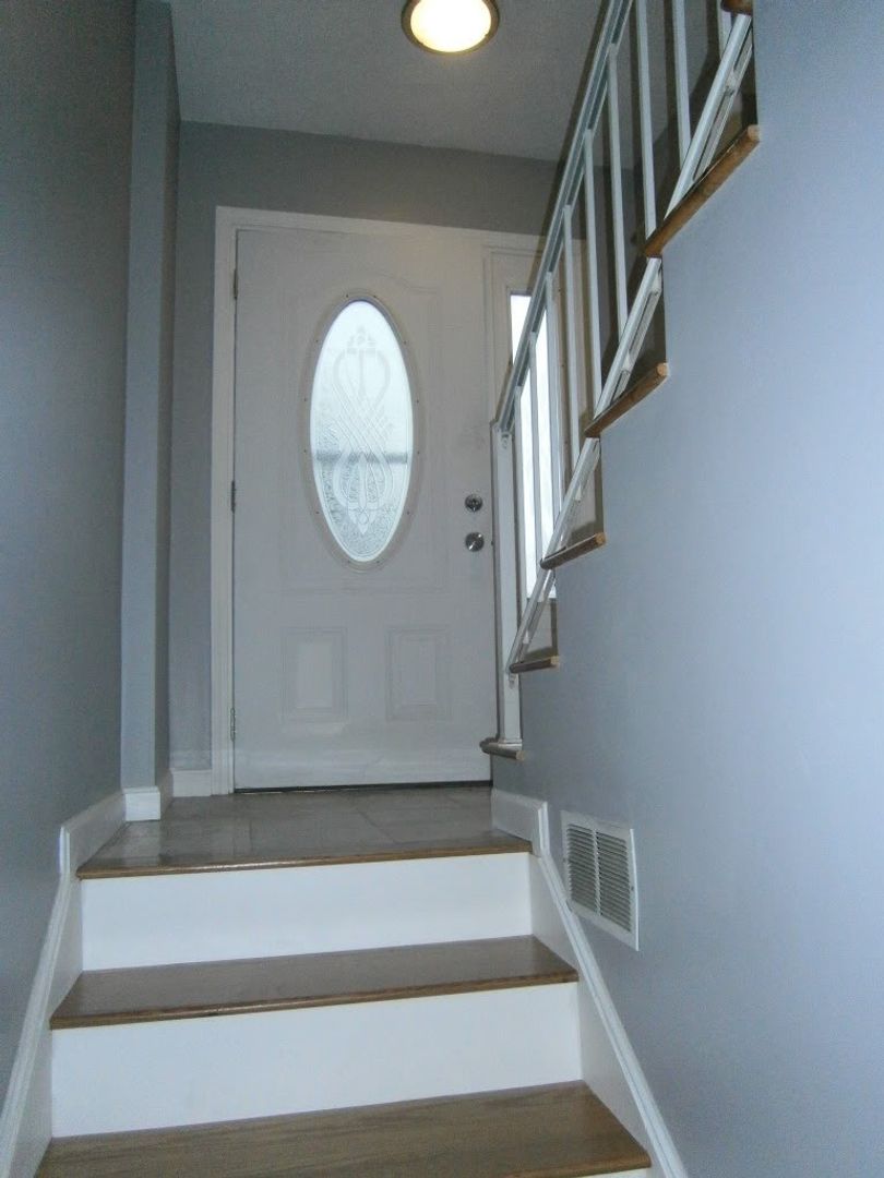 Revere House: 570 Revere St Unit 6