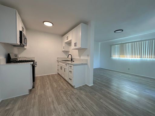 ***Ready to Move in Spacious 1 Bed 1 Bath***