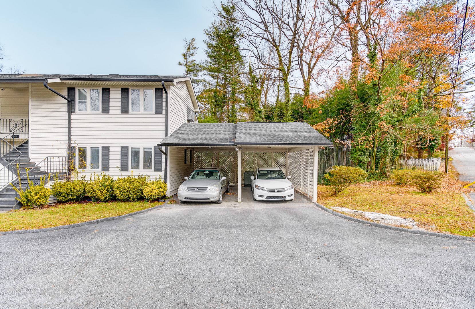 Hendersonville Apartment: 1104 N Main St