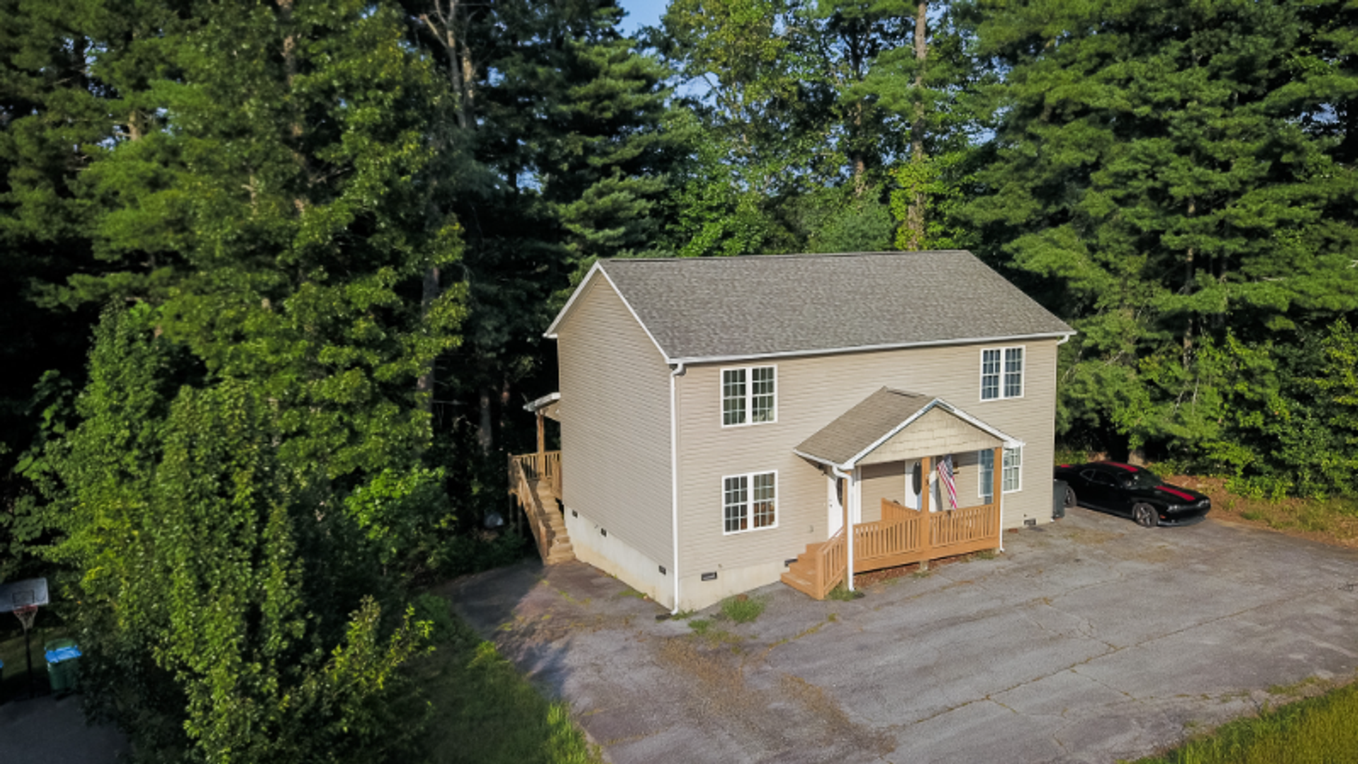 Fletcher House: 9 Taylor Rae