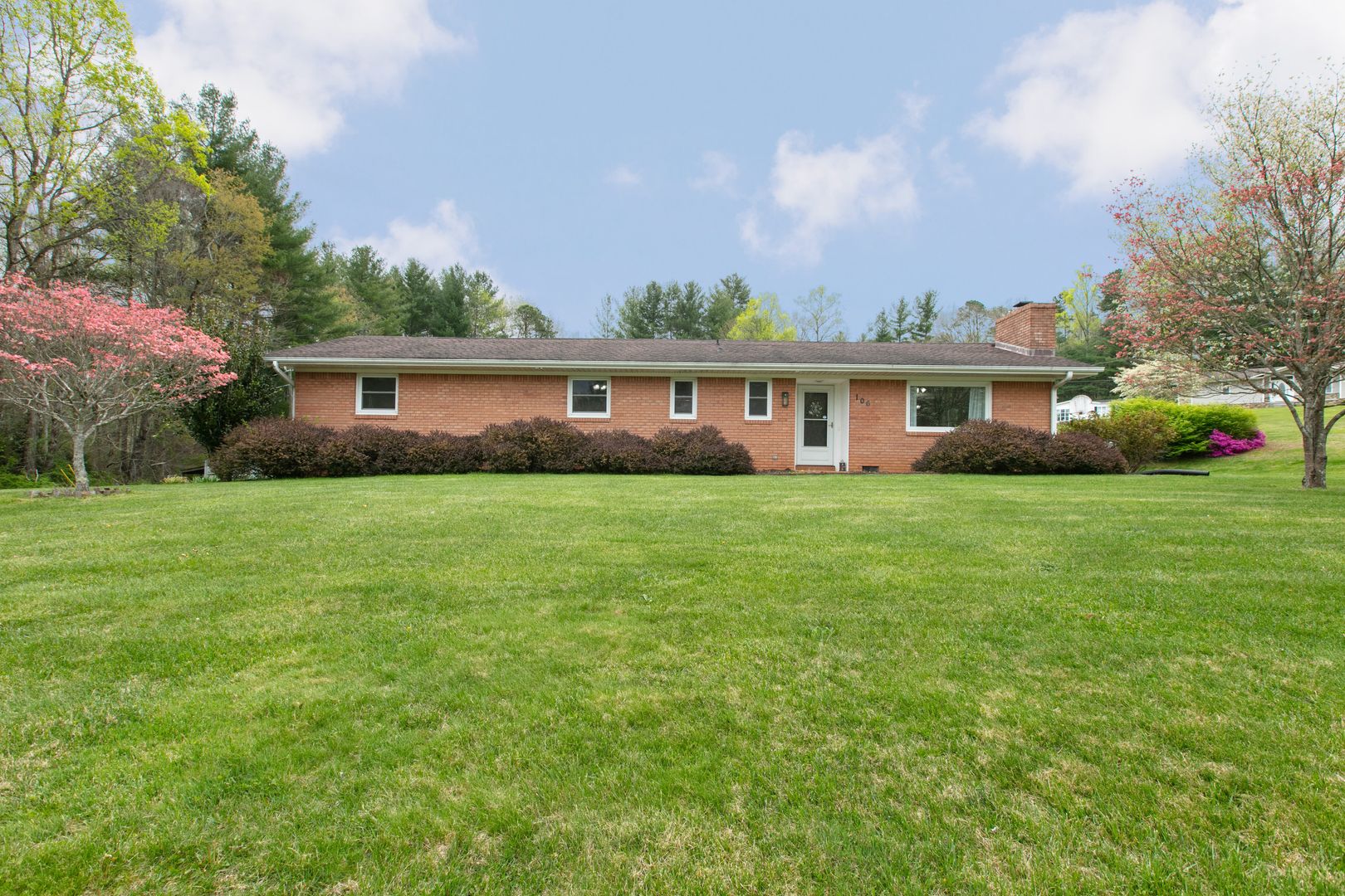 Fletcher House: 106 Caubleville Dr,