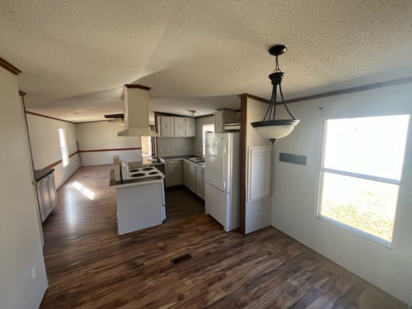 Hickory Apartment: 2200 33rd ST NE