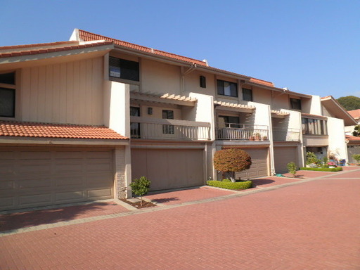 Live the East Beach Lifestyle – Townhome with Pool Access – photo 1