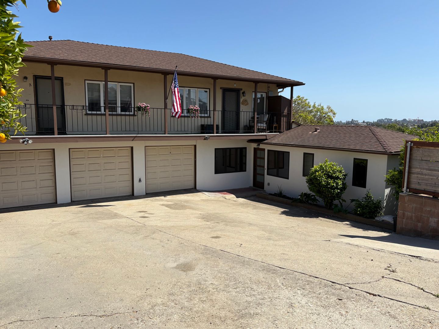 Santa Barbara Apartment: 916 Garcia Road