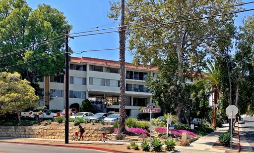 Spacious 3-Bedroom, 2-Bathroom Apartment with Large Balcony Near Downtown – photo 1