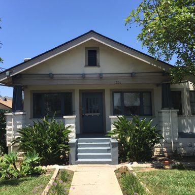 2BR/2BA Charming Mission St home with 2 bonus rooms! – photo 1