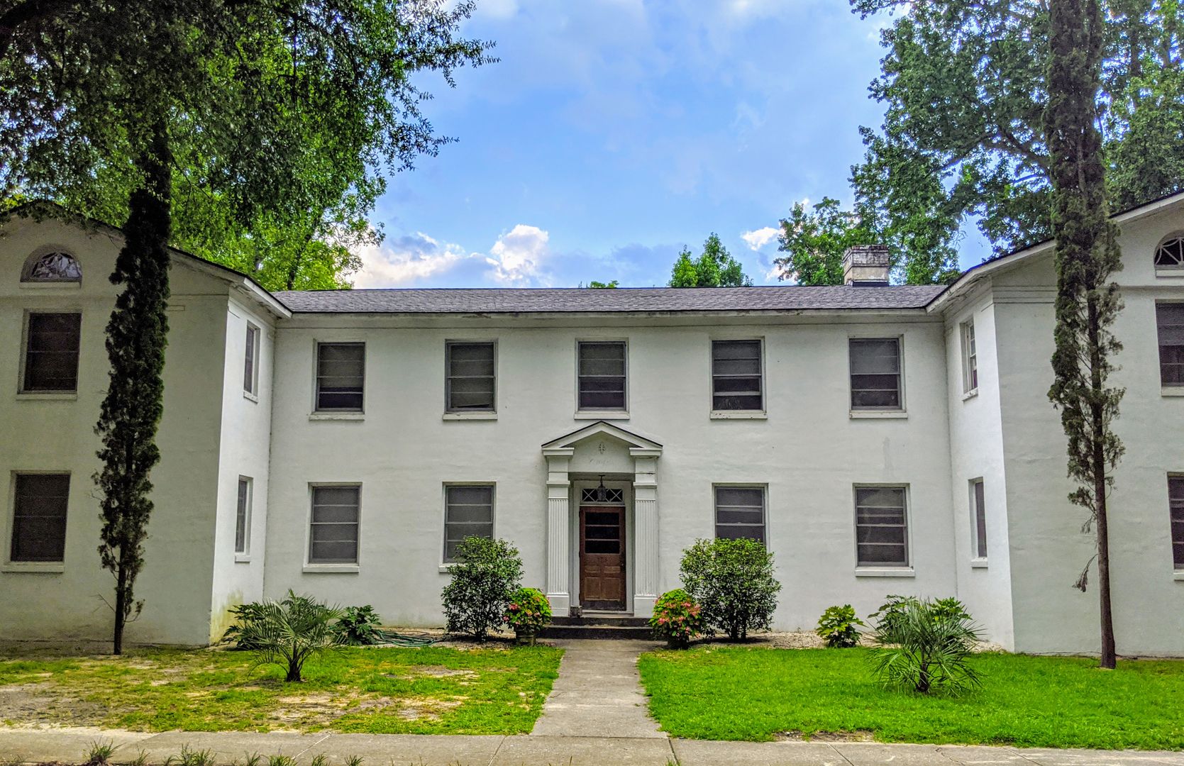 Columbia Apartment: 127 S Harden Street