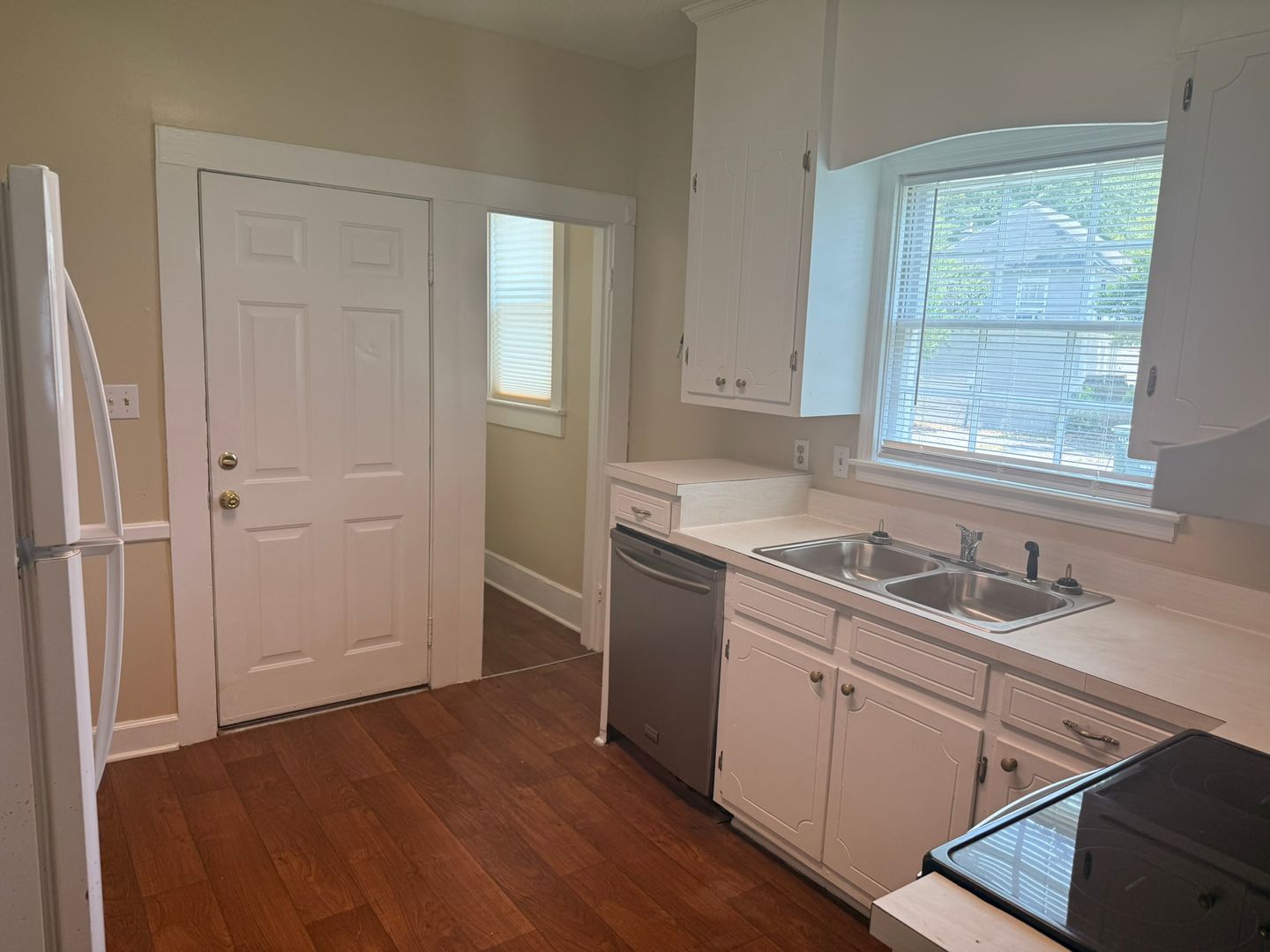 Columbia House: 4001 Devine Street