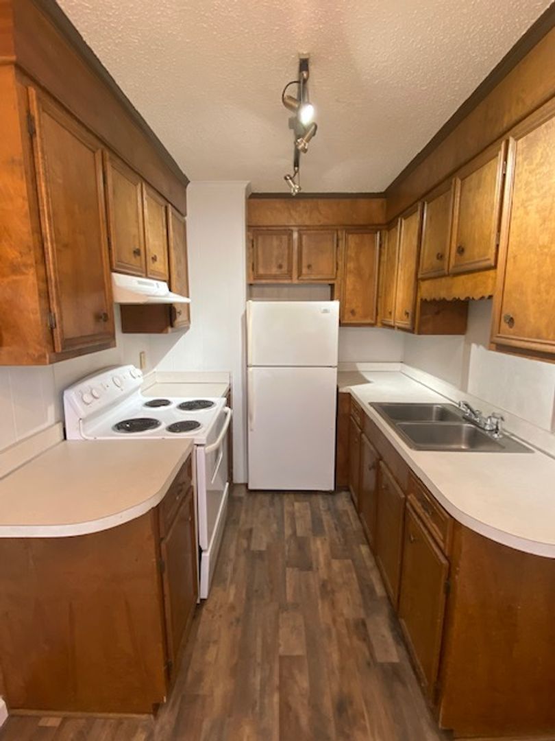 Columbia Apartment: 3605 Edmond Drive-3610 Timberlane Drive