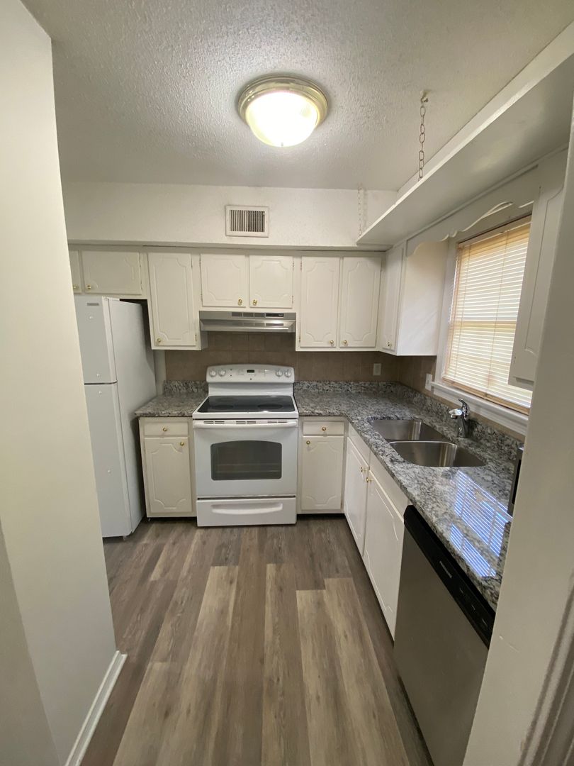 Columbia Condo: 3700 Bush River Road