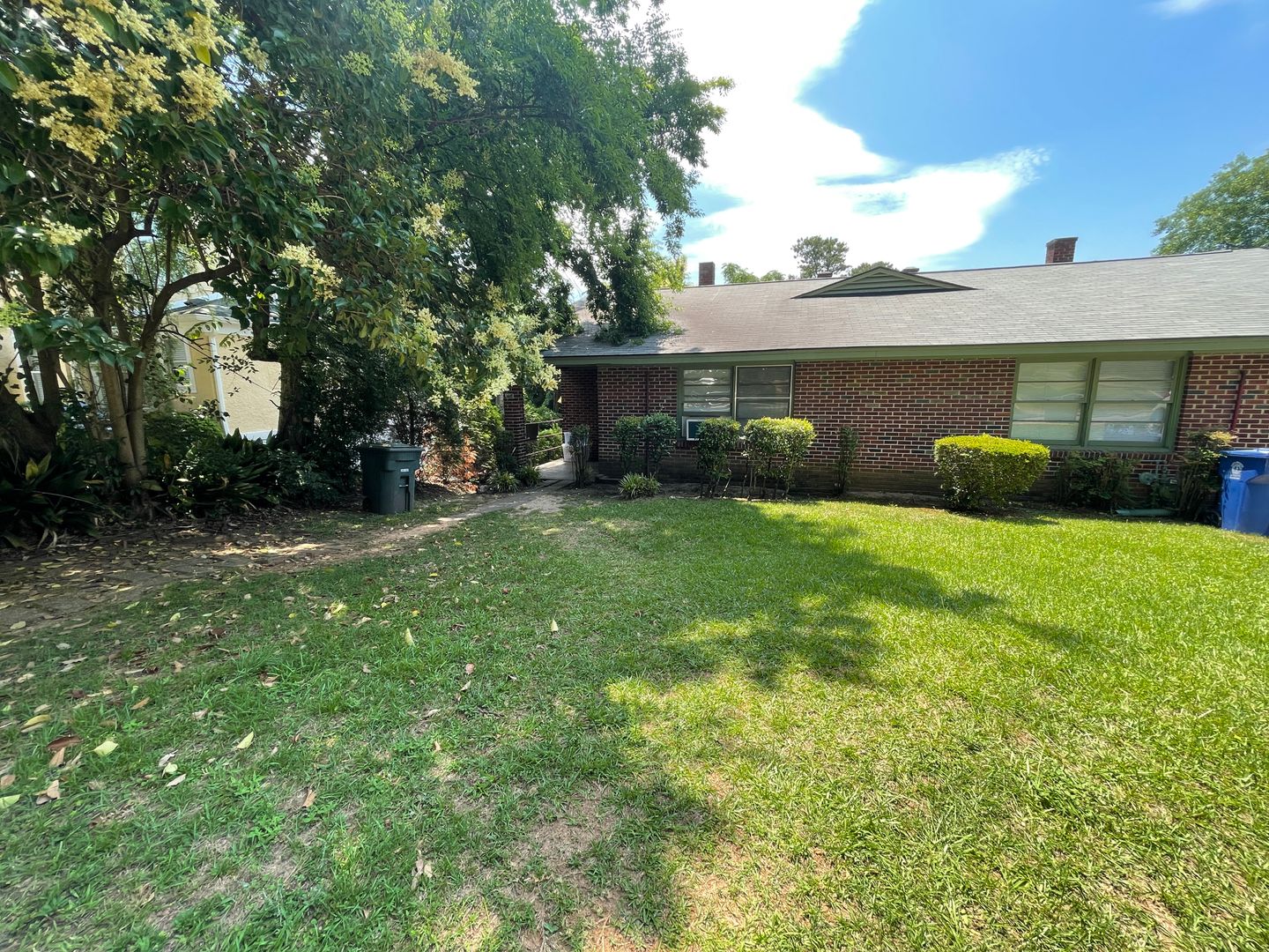 Columbia Apartment: 1616 - 1618 Heyward Street