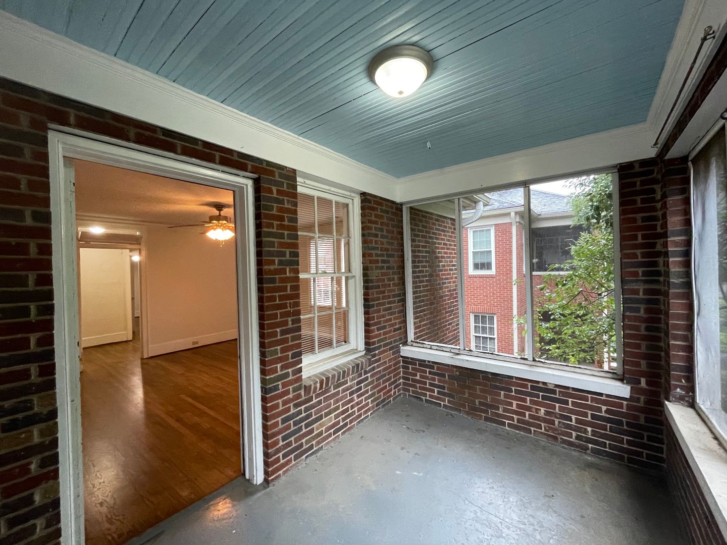 Columbia Apartment: 410 Waccamaw Ave