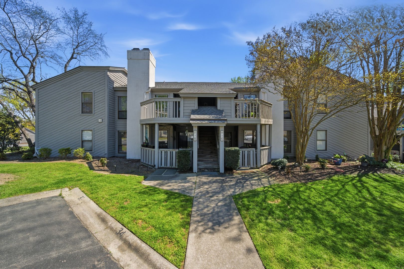 Columbia Condo: 448 Deerwood St., Unit F5