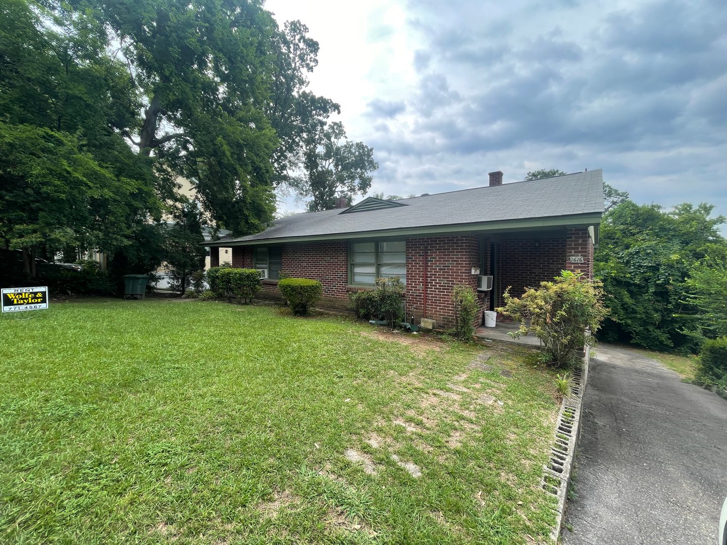 Columbia Apartment: 1616 - 1618 Heyward Street