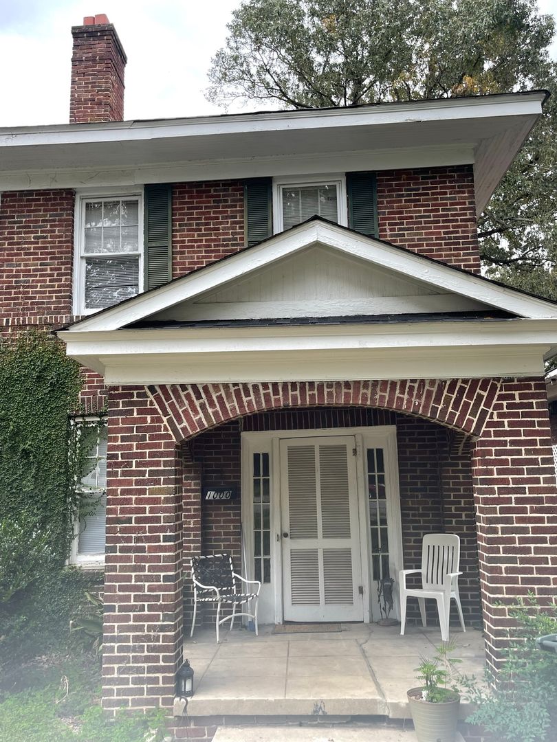 Columbia House: 1000 Laurens Street