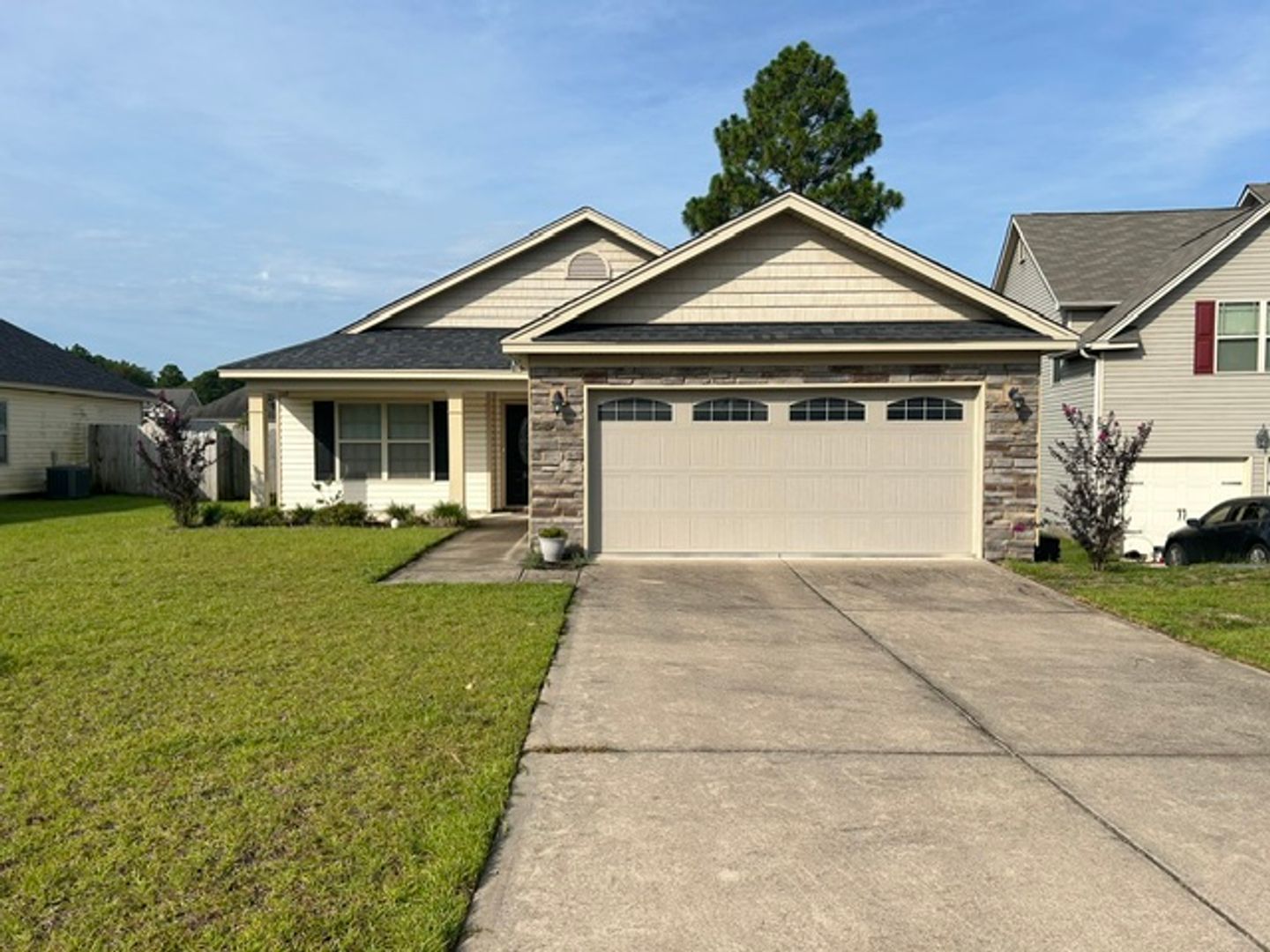 Lexington House: 619 Kaymin Hill Court