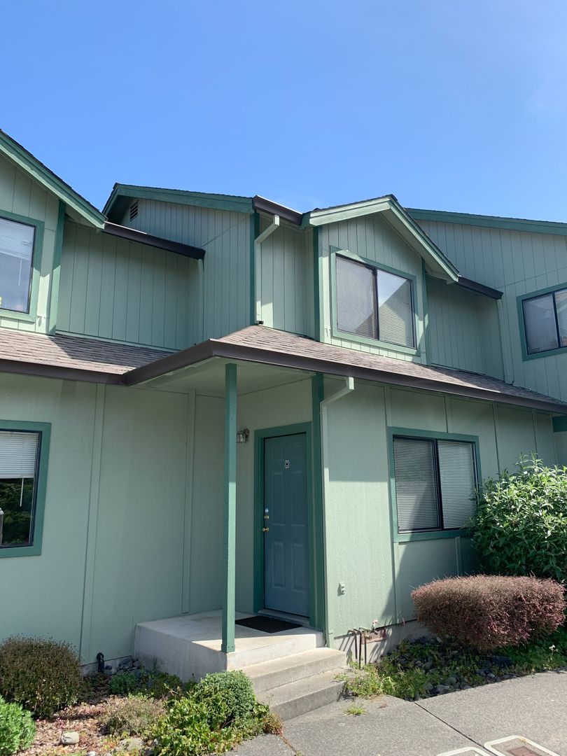 Arcata Apartment: 2292/2294 Alliance Road