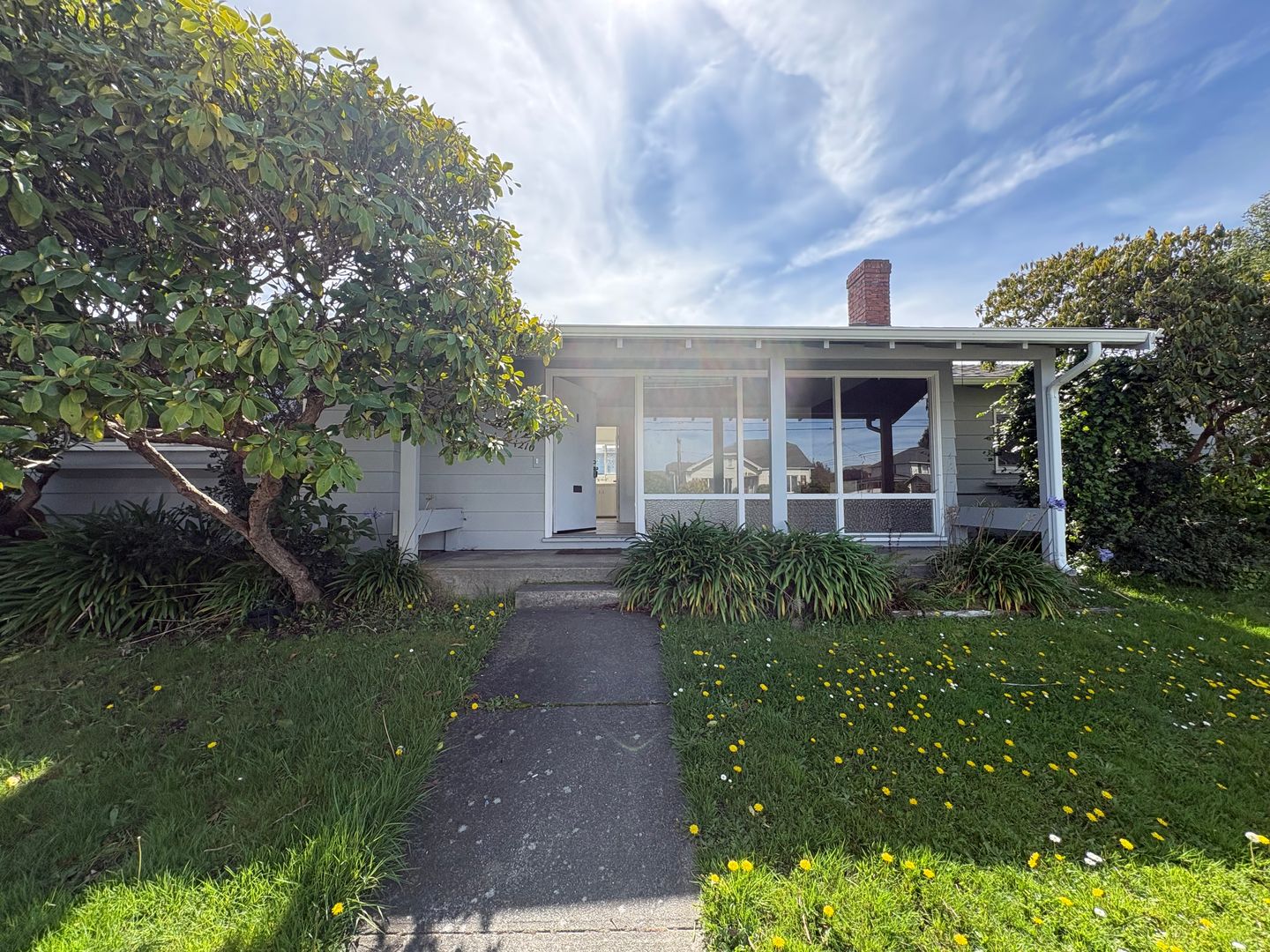 Eureka House: 1210 Harris St