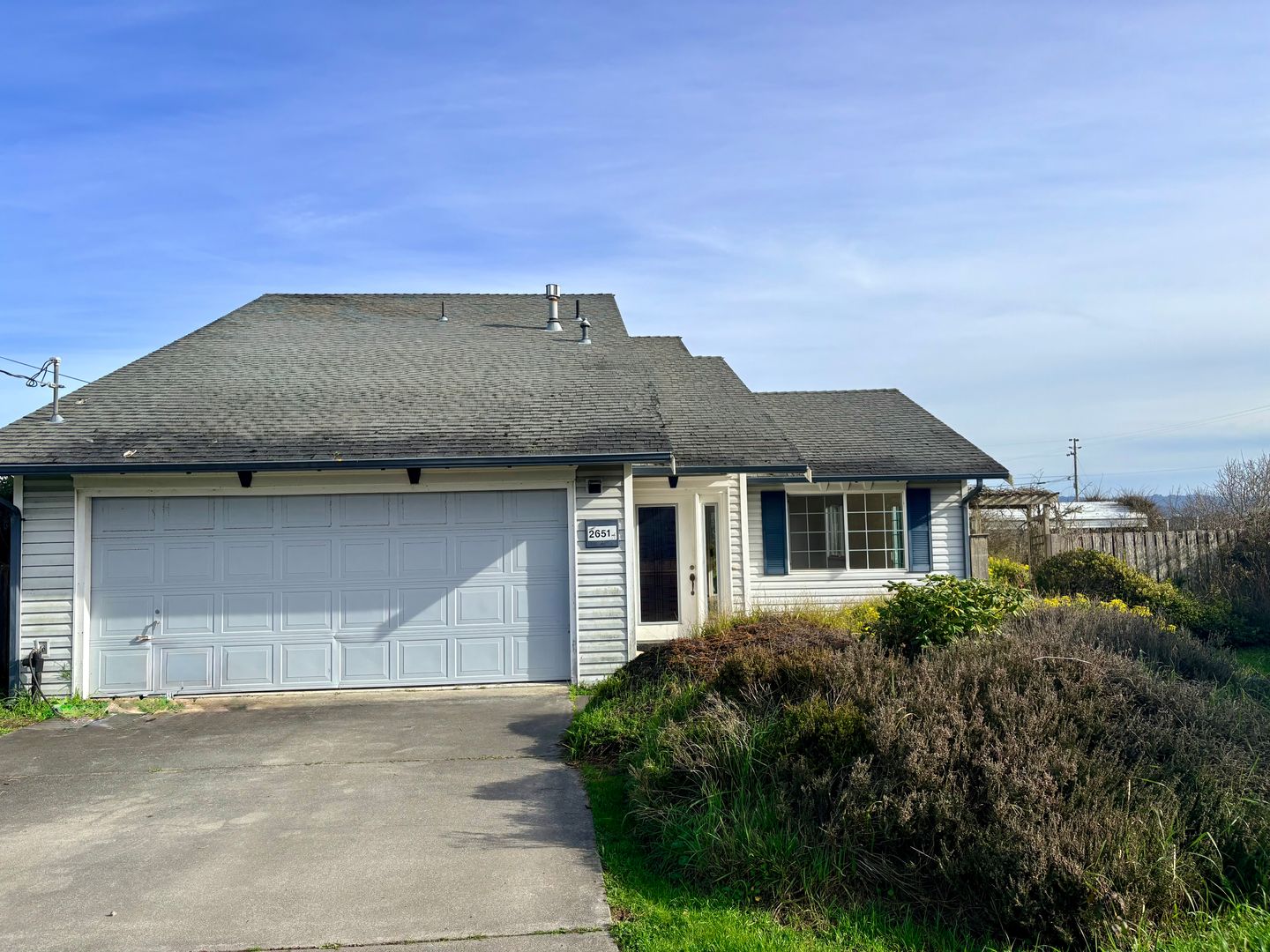 Samoa House: 2651 Lincoln Avenue